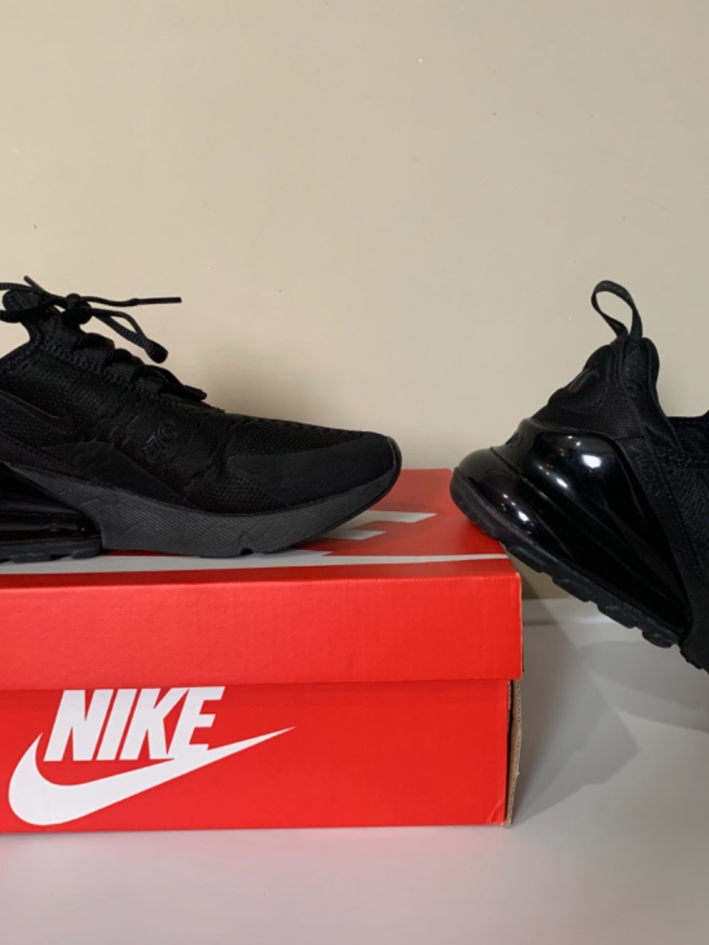 Women’s Nike Air Max 270 - Picture 4 of 4